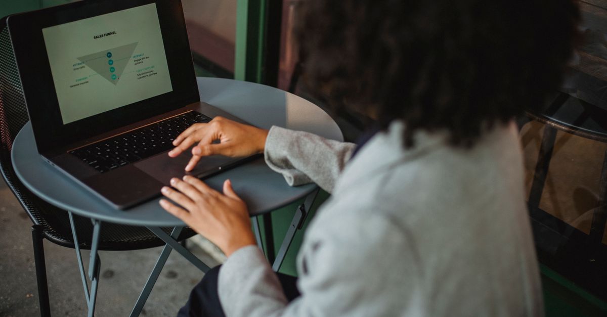 Revenue Enablement Platforms Are Reaching Their AI Inflection Point. The Leaders Are Already Pulling Away.