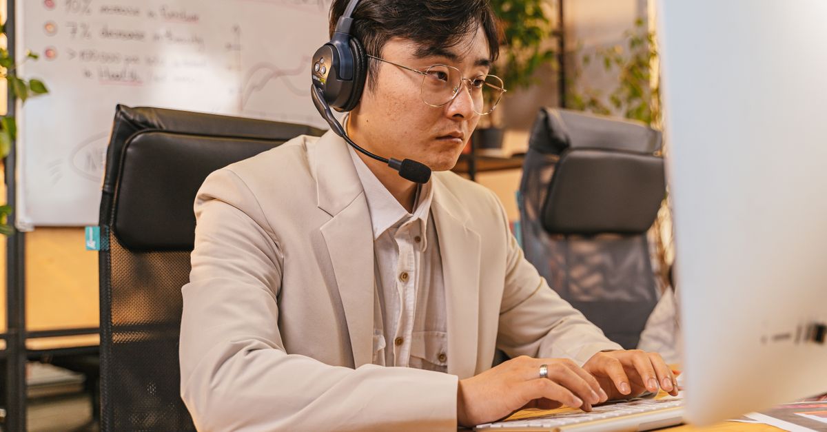 Conversation Intelligence Becomes a Live Signal Layer as Clari + Salesloft Wires Calls to the Forecast