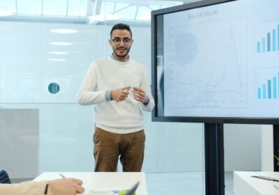 Horizontal Sales Intelligence Hits Its Public-Sector Wall