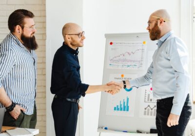 The ‘AI Is Killing Sales Jobs’ Story Doesn’t Match What 33 Million B2B Deals Show