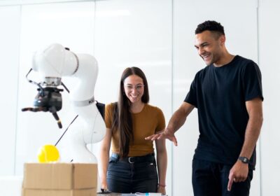 Sales Agents Get Weeks-Long Autonomy, Vendors Sell Control