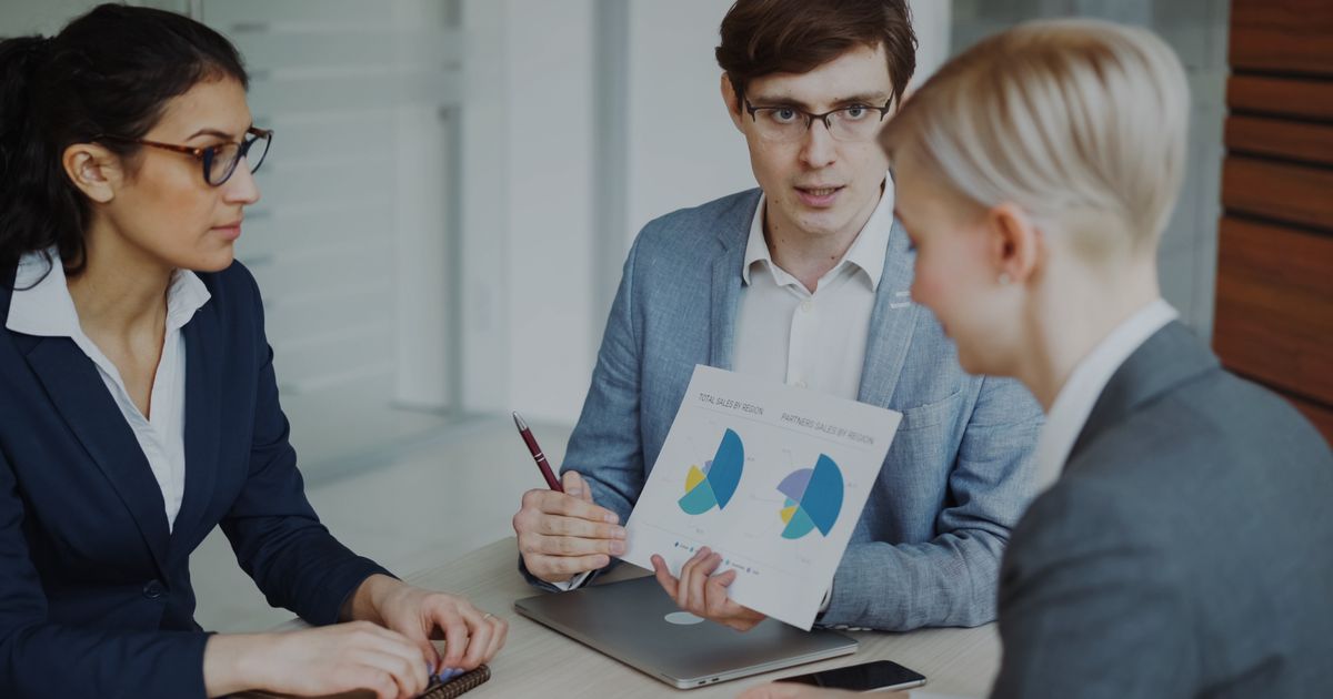 Sales Software Adoption Moves Out of the Training Room